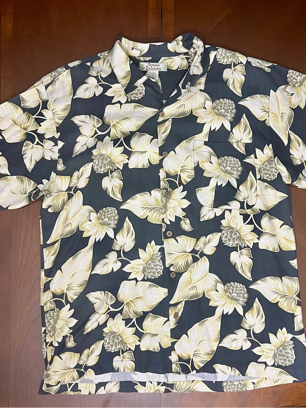 Tommy Bahama L Floral Silk Woven SS Button-Up Fishing Relaxed Casual Coastal